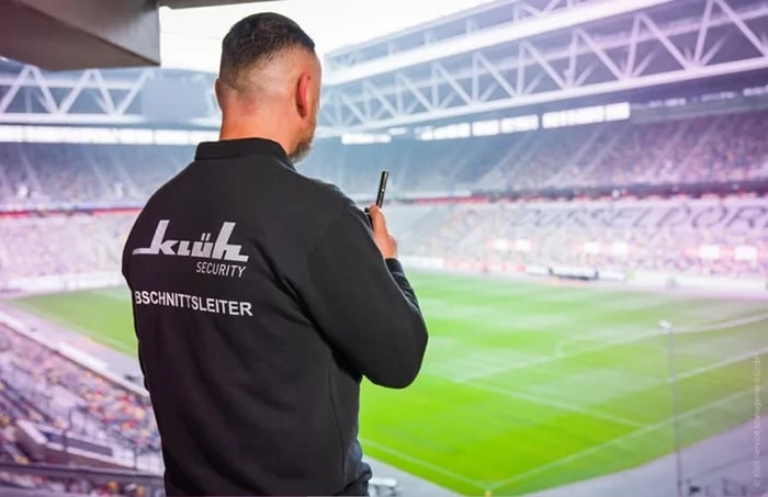 Klüh Security Sicherheit bei Veranstaltungen wie Fußballspielen im Stadion