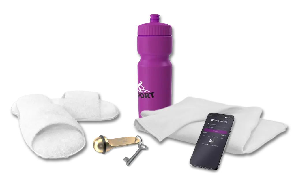 Wasserflasche, Schlappen, Handtuch, Schlüssel und Handy mit COREDINATE-App