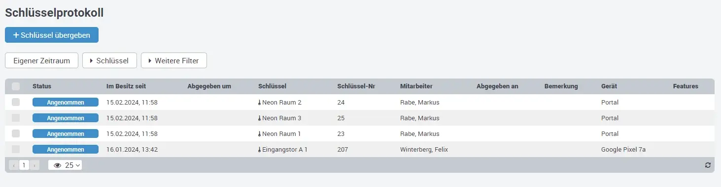 Schluessel_im_Portal_uebergeben_DE_06