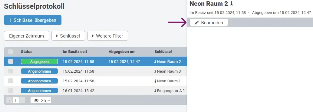Schluessel_im_Portal_uebergeben_DE_09